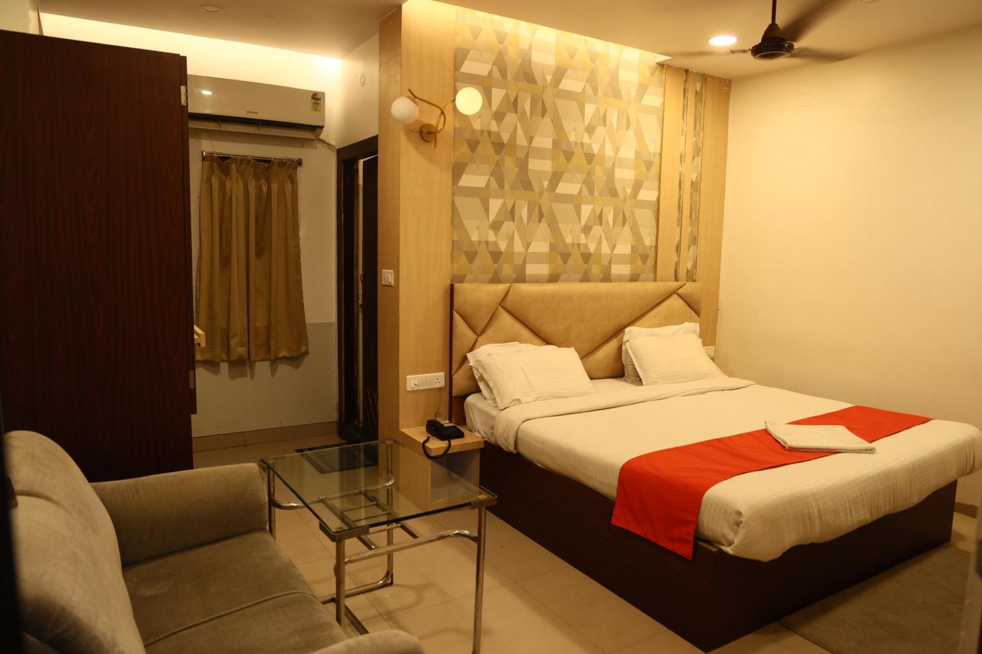 Hotel Bhubaneswari Classic Brahmapur Exterior foto