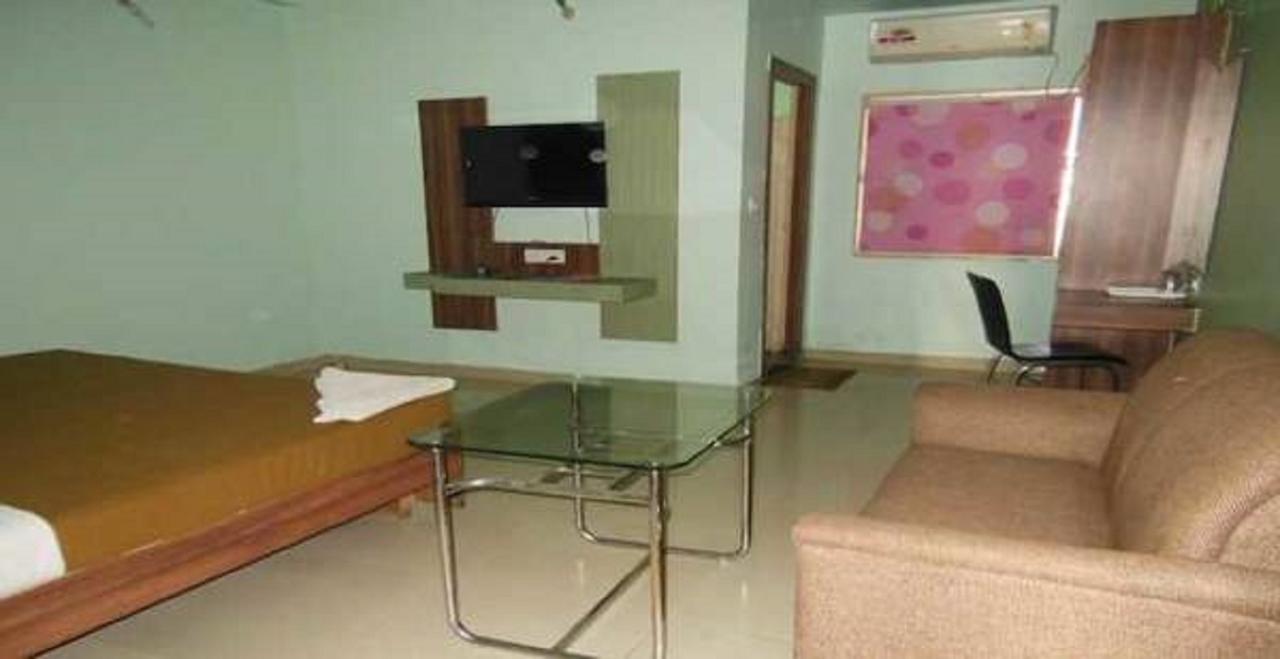 Hotel Bhubaneswari Classic Brahmapur Exterior foto