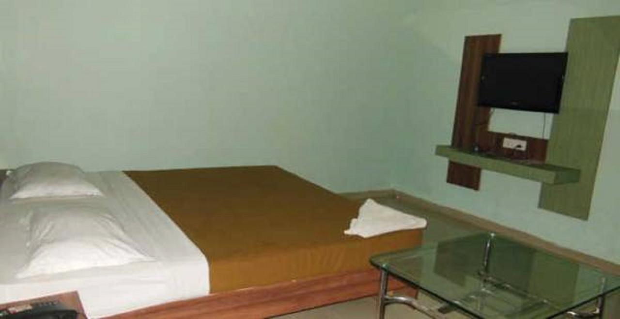 Hotel Bhubaneswari Classic Brahmapur Exterior foto