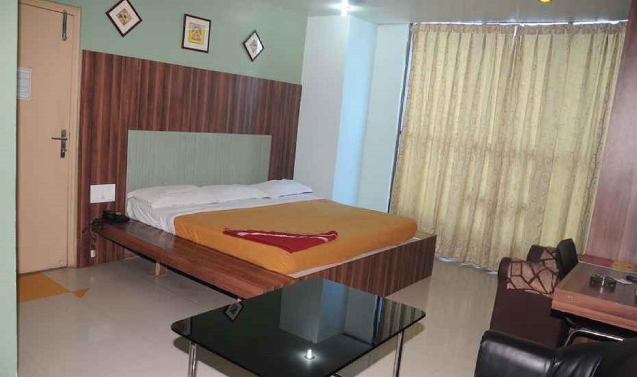 Hotel Bhubaneswari Classic Brahmapur Exterior foto